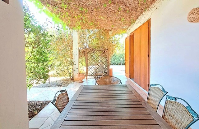 Apartment 'Villetta Maria' with Private Terrace, Private Garden and Air Conditioning