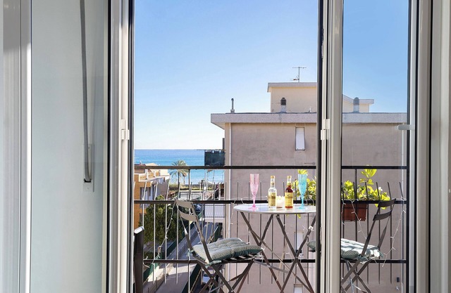 Apartment 'Vista Mare A 150 Mt Dalla Spiaggia' with Sea View, Private Terrace and Air Conditioning
