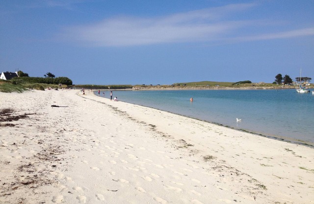 Apartment 'Vue Mer Plouguerneau' with Sea View, Private Terrace and Wi-Fi