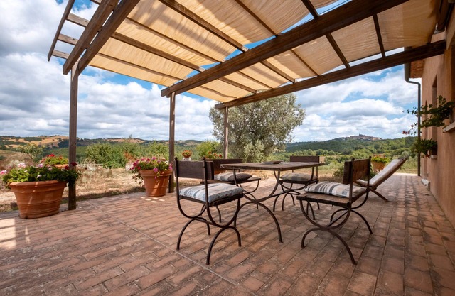 Apartment 'Vulcinea In Poggio Rocco' with Private Terrace, Wi-Fi and Air Conditioning