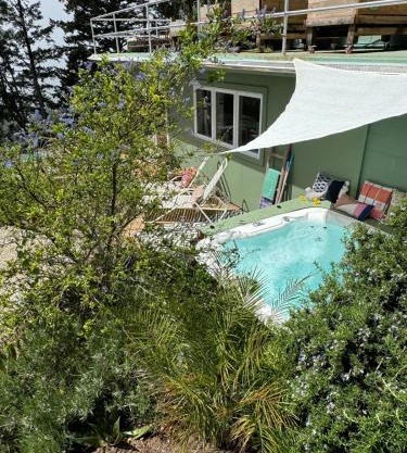 Apartment w hot tub forest & ocean view