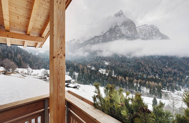 Apartment 'Wiesenduft' with Mountain View, Private Terrace and Wi-Fi