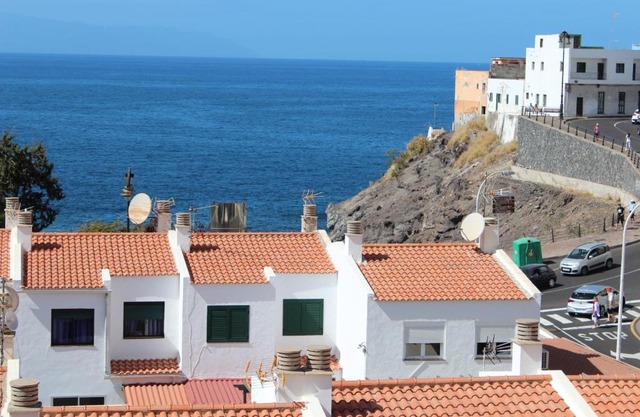 Apartment with ocean view Tenerife Просторный апартамент с видом на океан первая линия Тенерифе