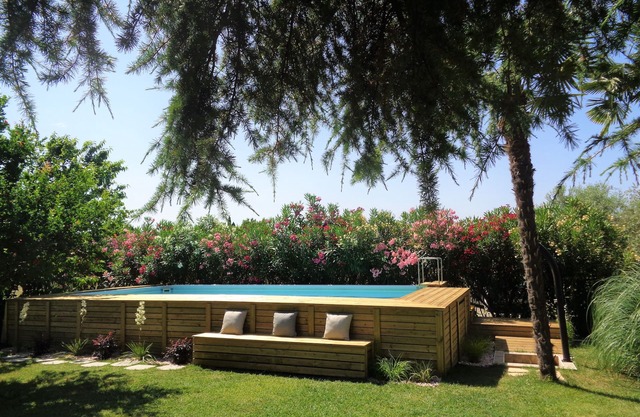 Apartment with garden and pool, near Salò
