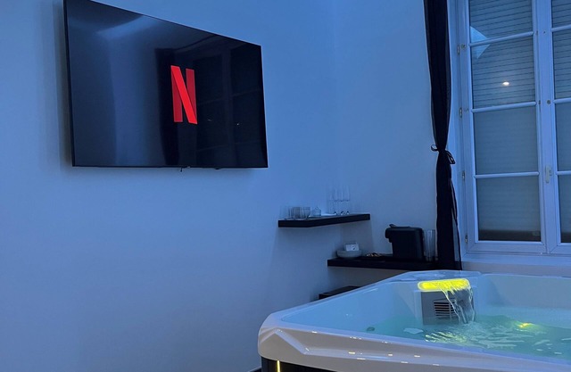 Apartment with jacuzzi | La Perle Noire