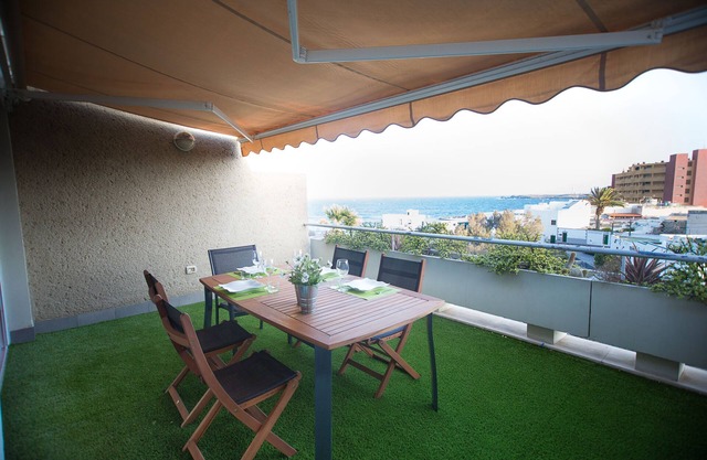 Apartment with Sea Views 2D