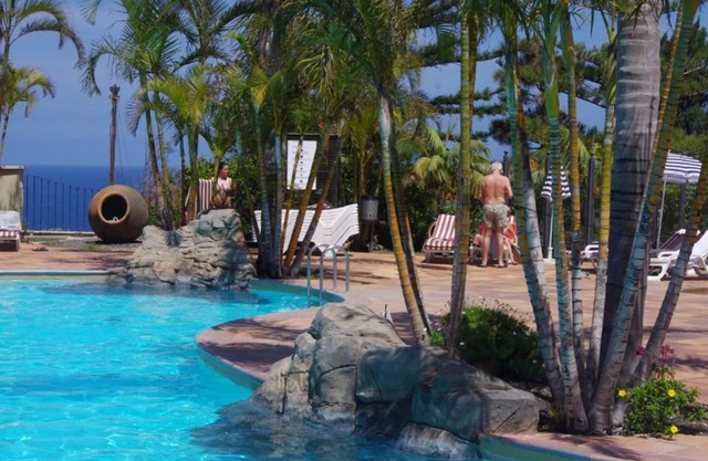 Apartment with stunning sea views and pool in Los Realejos