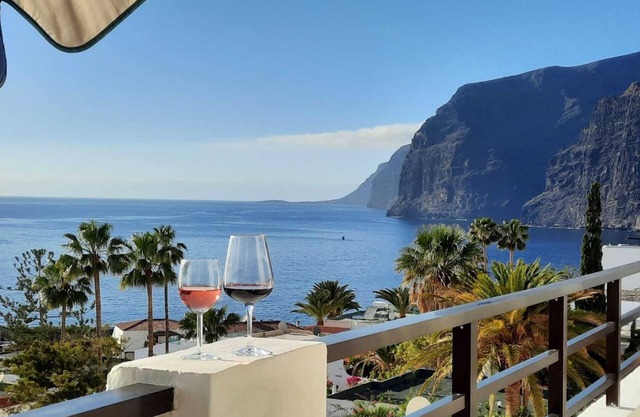 Apartment with stunning views of the Atlantic and the giants