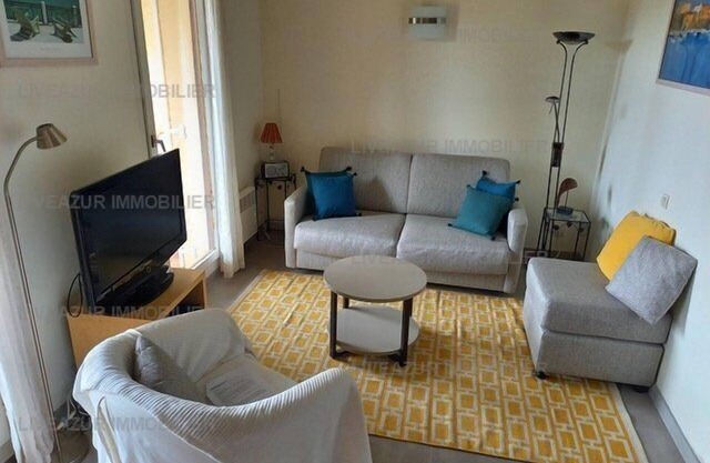 Apartment with terrace duplex near beach for 4. wifi.