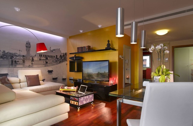 Apartment with three bedrooms and two bathrooms next to the Sagrada Familia