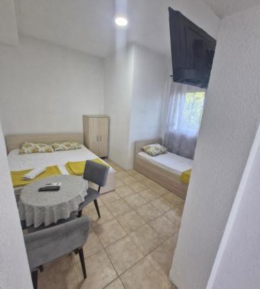 Apartments and Studios J&T UPCHEVI