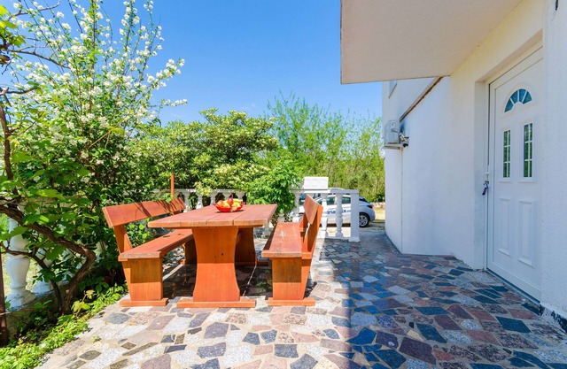 Apartments Ester (88231-A1) - Lopar - island Rab