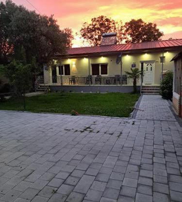 Apartments&studio Villa Antigona