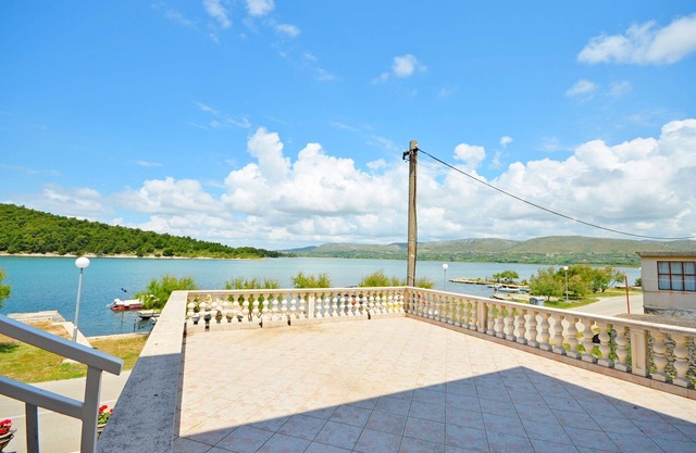 Apartments Vila Punta (10691-A1) - Jadrtovac