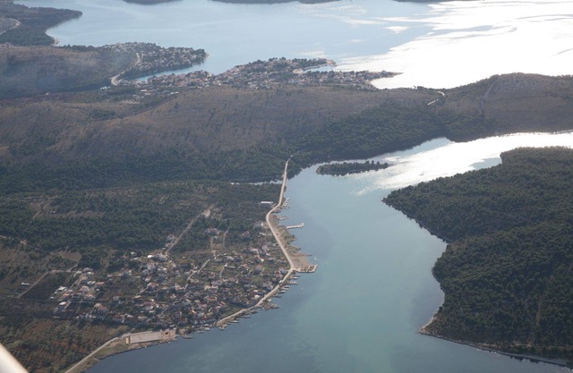 Apartments Vladimir (21671-A2) - Jadrtovac