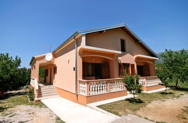 Apartments with parking space Rovanjska, Paklenica - 6209