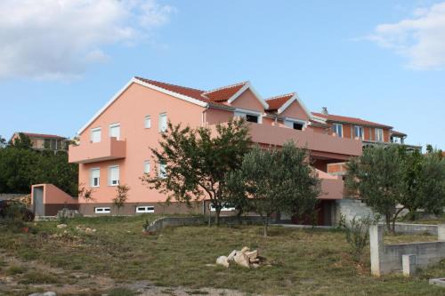 Apartments with parking space Maslenica, Novigrad - 6573