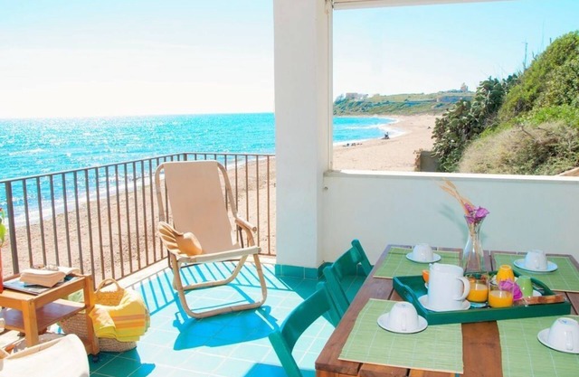 Apollo's Terraces Beach apartments less than 20 m from the sea! Ponente