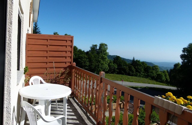 App GENET in residence with ski resort view