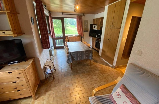 Appartement cosy et lumineux proche des télécabines, avec balcon et parking, animaux acceptés ! - FR-1-692-33