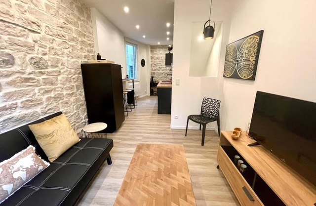 APPARTEMENT 1 CHAMBRE AVEC ENTREE INDIVIDUEL