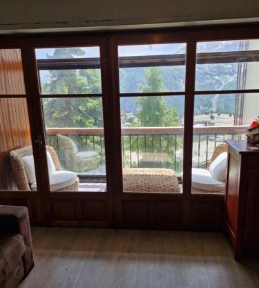 Appartement au pied des pistes avec vue sur la montagne