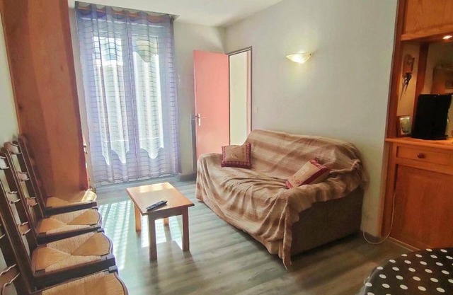 Appartement Centre-Ville 4/6 Pers, 3e Étage, Cuisine Équipée, Parking Gratuit, Linge en Supplément - FR-1-234-228