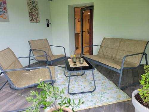 Appartement cosy avec terrasse privée et parking