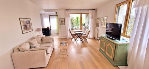 Appartement moderne 3 pièces avec parking privé
