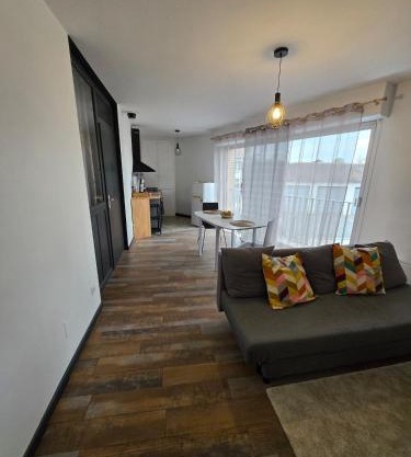 'Appartement spacieux, ultra central-Gare et centre 1 mn a pied'