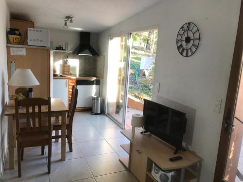 Appartement T2 independant dans mas isole