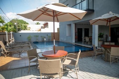 Apto com Piscina e 2 suites a 100m da Praia