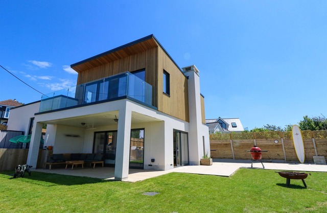 AQUANAUT, pet friendly, luxury holiday cottage in Gurnard