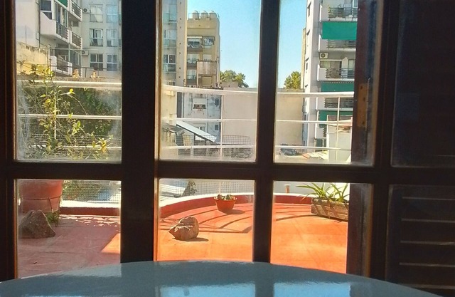 Private rooms in a home with garden and spa. Steps away from the Movistar Arena.