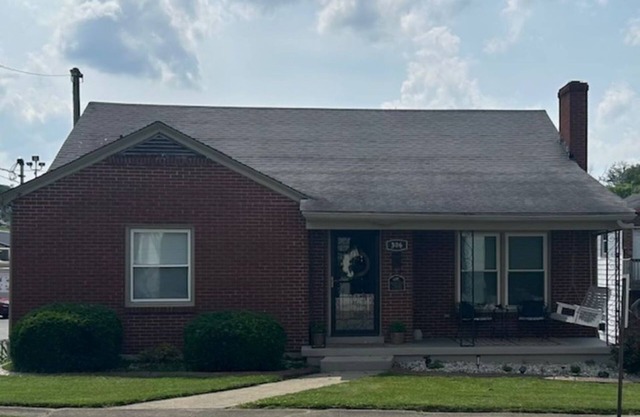 Arabia Brown House - monthly rental, pet friendly.