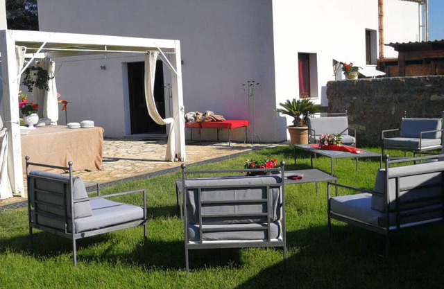 "Arbaria Rent Rooms" Romantic villa 7 min from the beach!