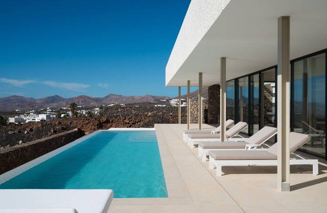 Areté. Casa Tierra, con Increíble Terraza y Vistas Panorámicas al mar