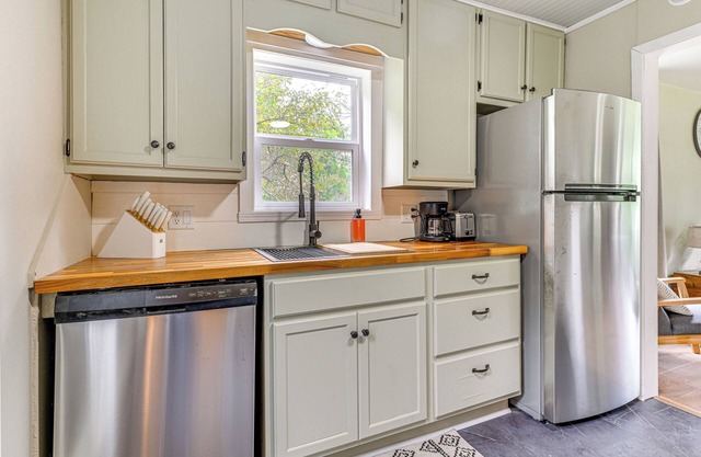 Arkdale Home w/Fire Pit, 1 Mi to Castle Rock Lake