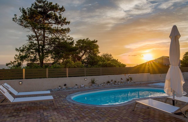Arktos Sunset Villa