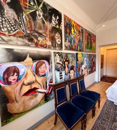 Art gallery room with own entrance at the centre of Helsinki