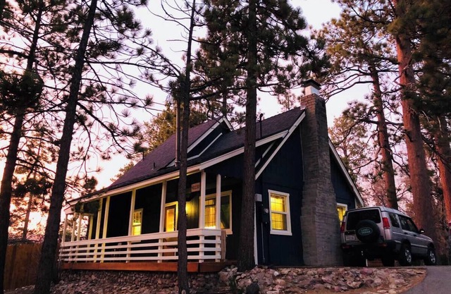 Artistic Mid-Century Cabin w/Hot Tub & Fire Pit