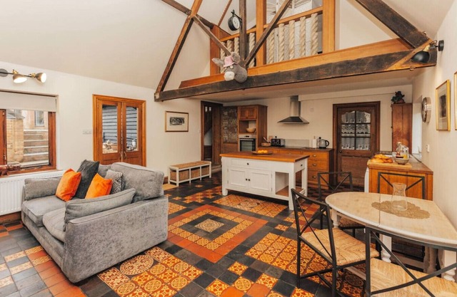 Aston Pottery - Pet friendly