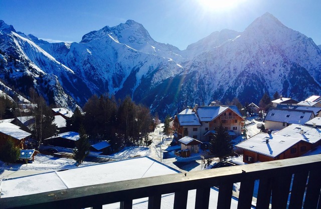 AT THE FOOT OF THE SLOPES, 20 M FROM THE LIFT, CLEANING INCLUDED, POSSIBILITY OF RENTING 2 APARTMENTS