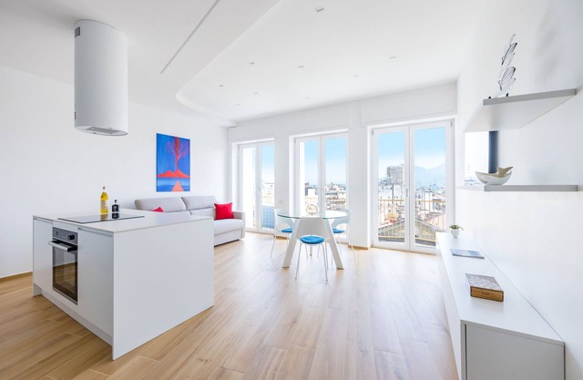 At Twenty-One: new apartment with exclusive panoramic views!