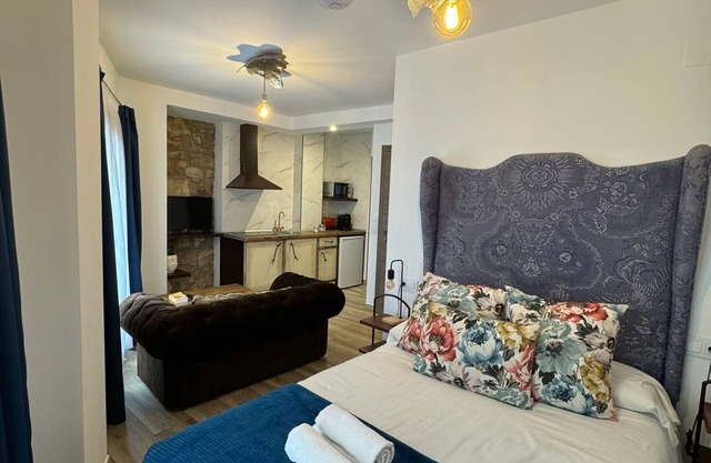 ATENEO CUENCA, BOUTIQUE SUITES, with kitchen in the historic center.