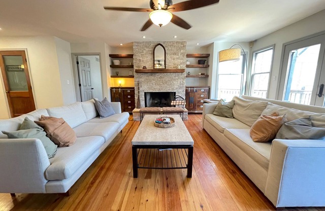 ATL Getaway cabin with riverfront views and hottub