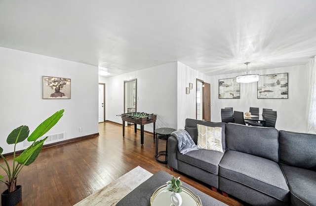 Atlanta Oasis w/3 Queens & Backyard Near Hotspots