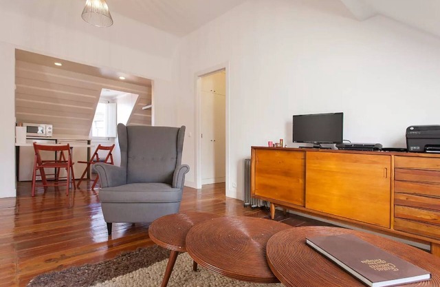 Attic Apartment with 2 bedrooms in Bairro Alto