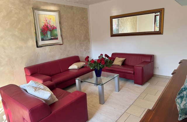 Attractive vacation apartment in the countryside for connoisseurs, 10 minutes walk to the center