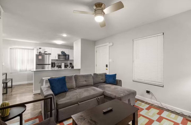 ATX Casa Norte BnB ~ Near Hyde Park & UT Campus